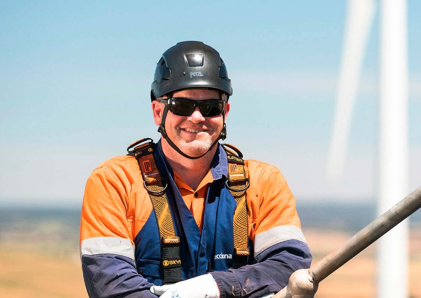 Acciona worker image