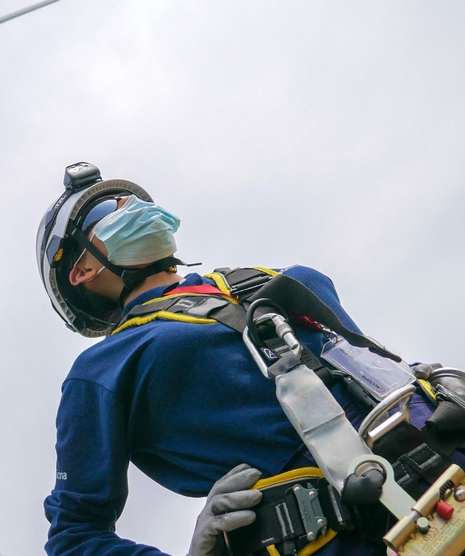 Image of Acciona female worker